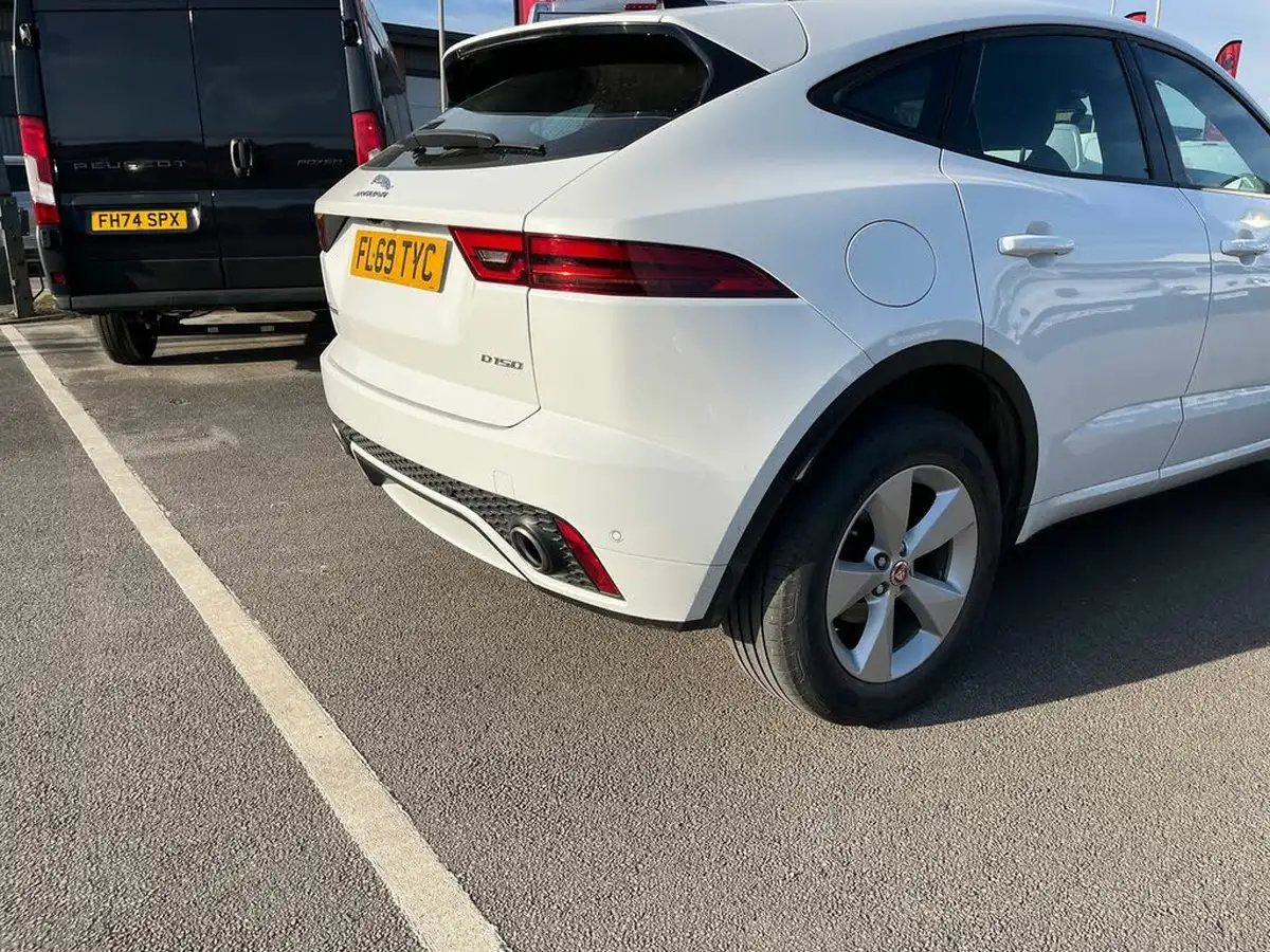 2019-jaguar-e-pace-20-i4d-r-dynamic-s-150ps-big-25