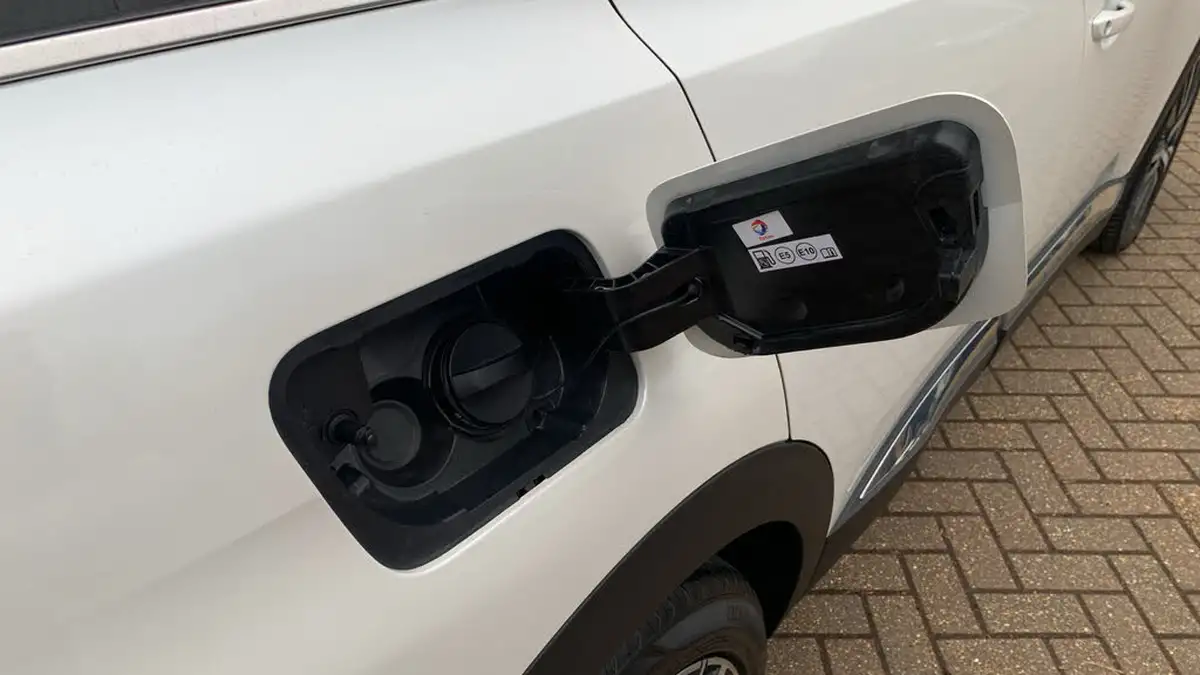 2021-peugeot-3008-suv-12-puretech-gt-premium-big-48