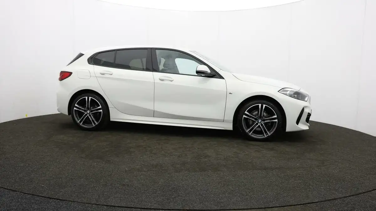 2022-bmw-1-series-15-118i-m-sport-lcp-big-39
