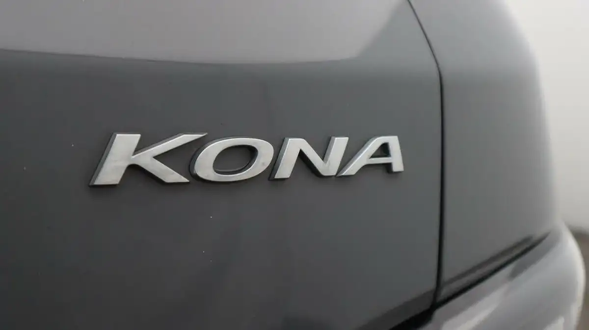 2022-hyundai-kona-e-premium-204ps-64kwh-7kw-obc-big-21
