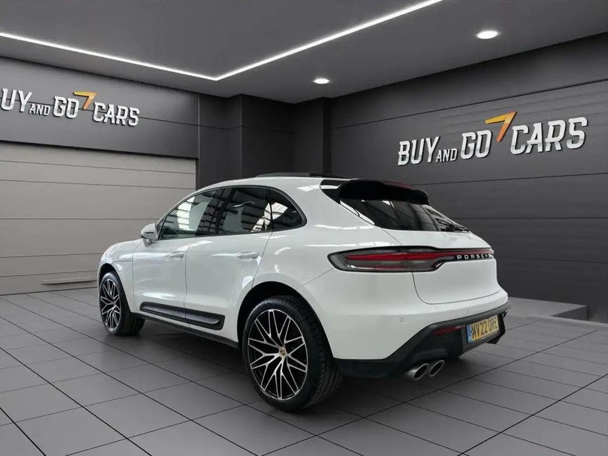 2022-porsche-macan-20-big-8