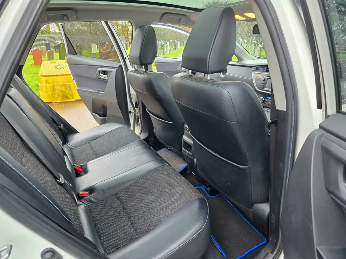2014-toyota-auris-18-vvt-i-hsd-excel-hatchback-e-cvt-big-27
