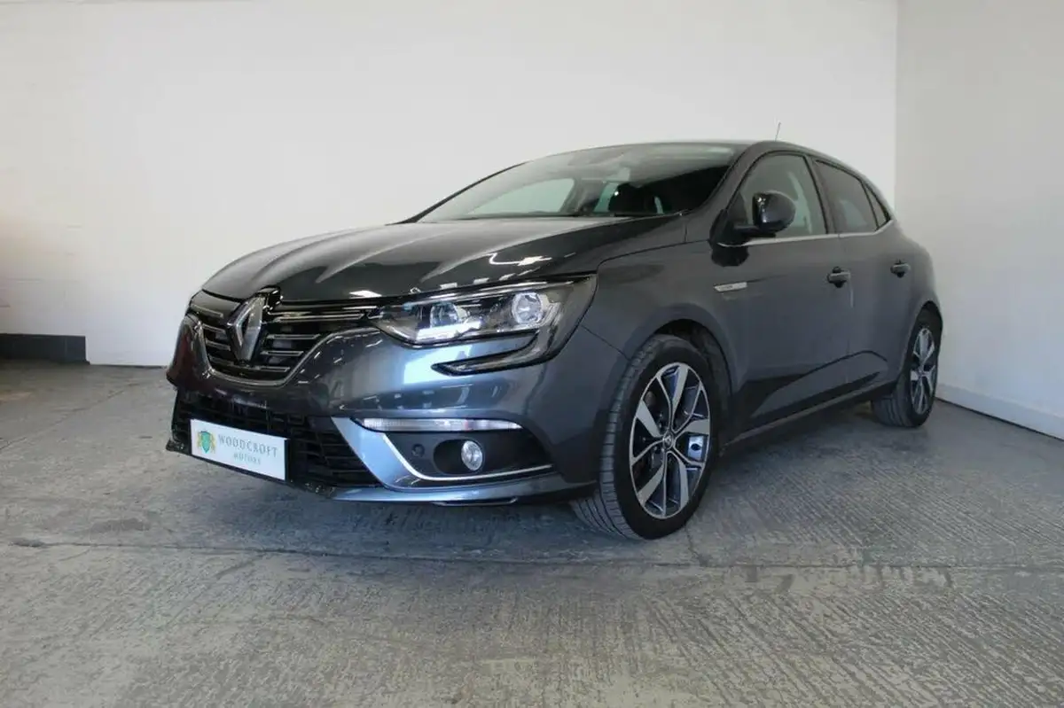 2017-renault-megane-16dci-dynamique-s-nav-hatchback-big-1