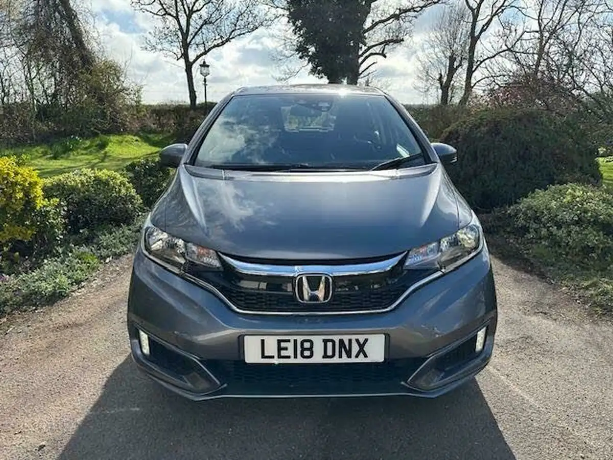 2018-honda-jazz-13-i-vtec-se-cvt-big-2