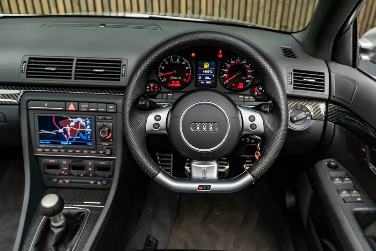 2007-audi-rs4-saloon-42-quattro-big-25