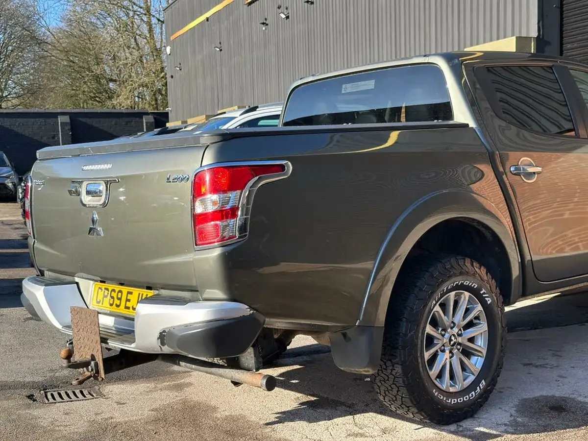 2019-mitsubishi-l200-24di-d-barbarian-eu6-big-33