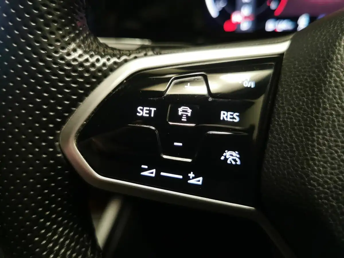 2021-volkswagen-golf-20tdi-gtd-big-20