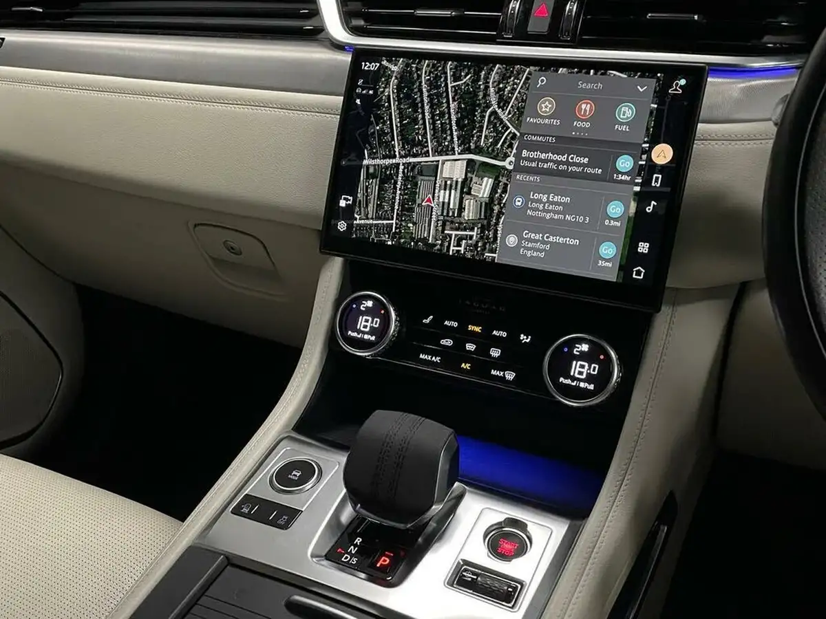 2022-jaguar-f-pace-30-d300-r-dynamic-se-big-28