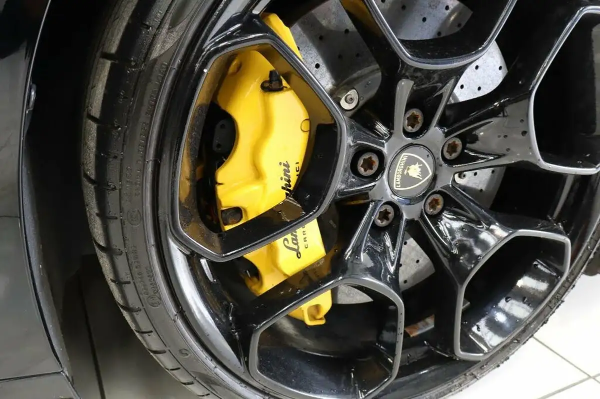 2015-lamborghini-huracan-52-lp-610-4-4wd-coupe-big-6