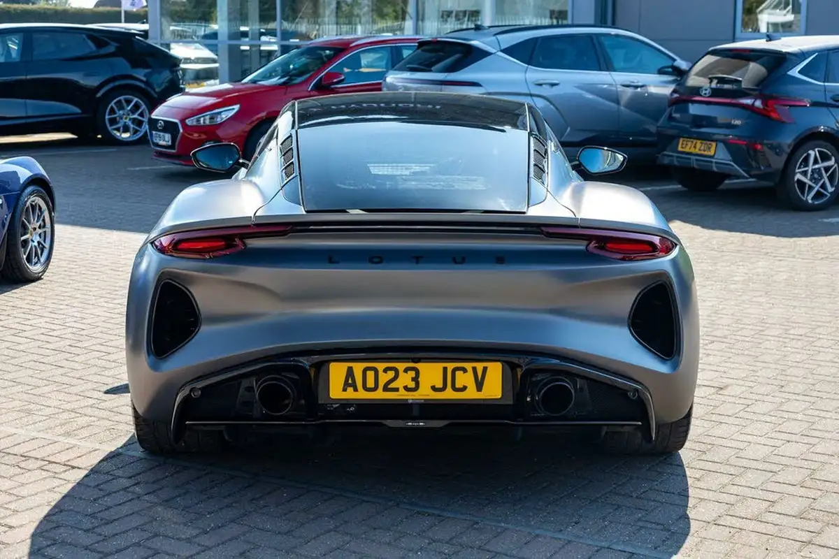 2023-lotus-emira-35-first-edition-v6-big-5