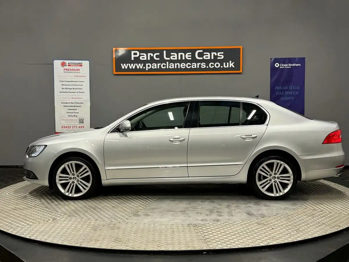 2015-skoda-superb-18-elegance-hatchback-big-6