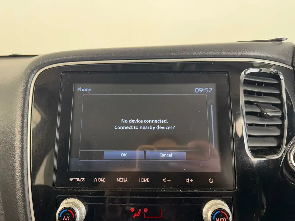 2019-mitsubishi-outlander-20-design-big-38