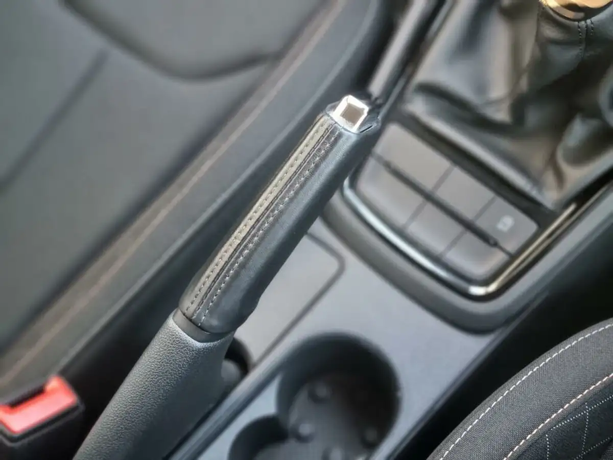 2020-skoda-kamiq-10-tsi-se-95ps-big-19