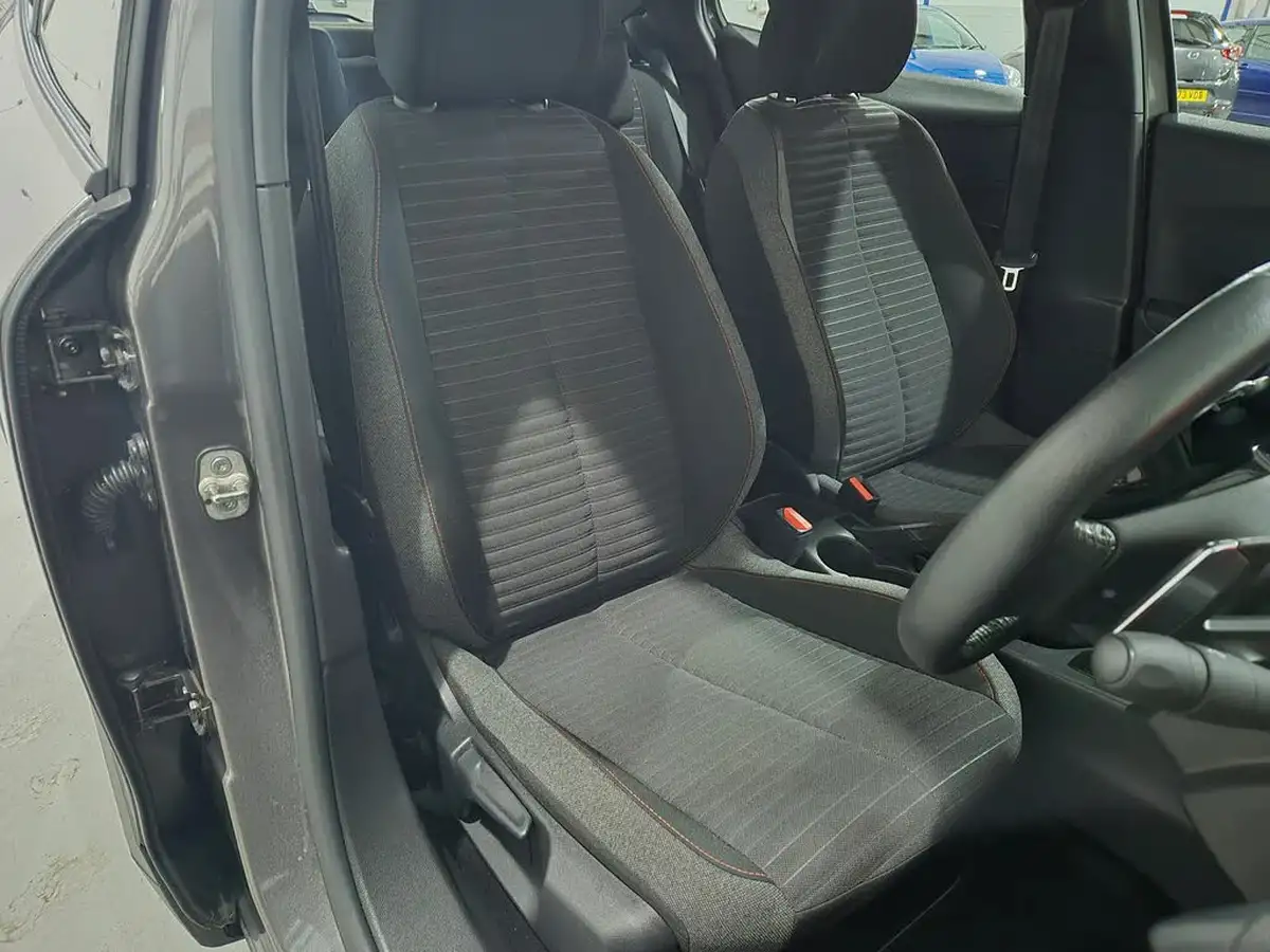 2021-peugeot-2008-suv-12-puretech-active-premium-130bhp-eat8-big-6