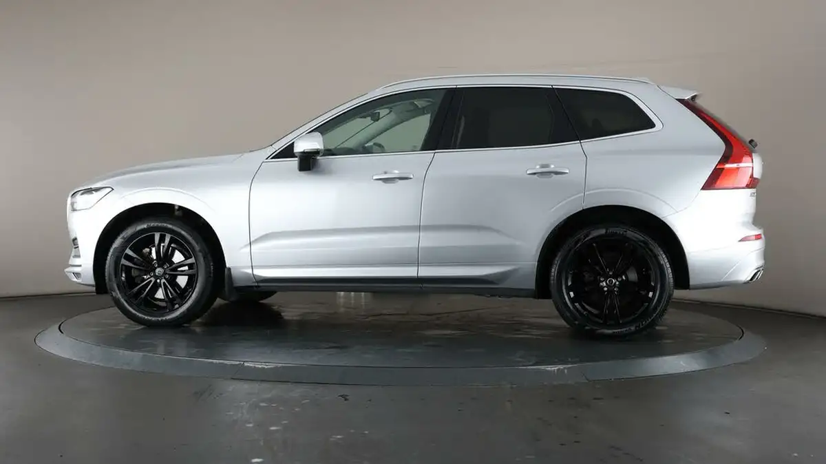 2019-volvo-xc60-20-t5-momentum-pro-big-32