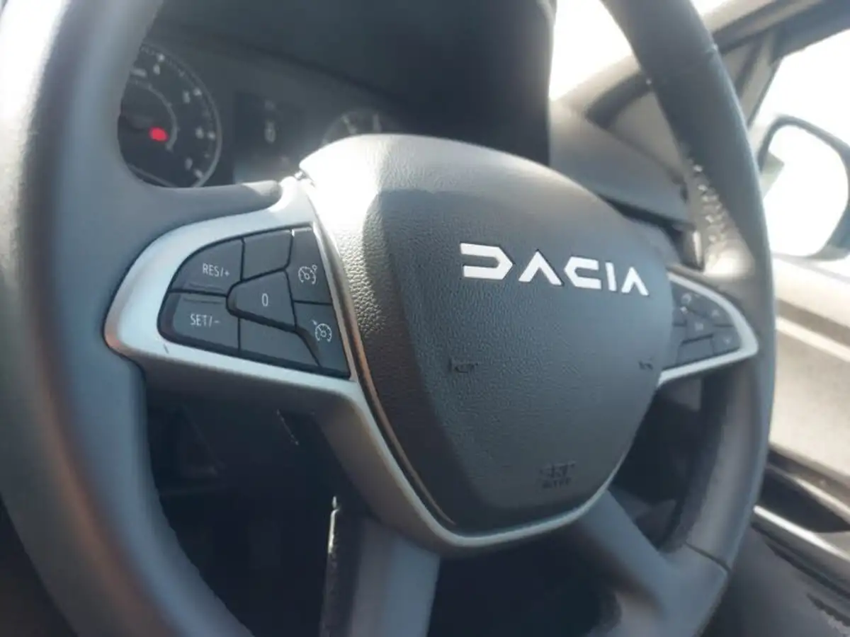 2023-dacia-sandero-10-tce-expression-90bhp-big-16
