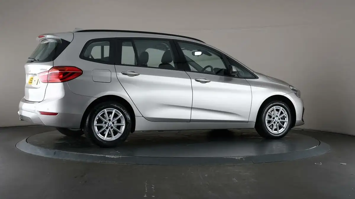 2021-bmw-2-series-15td-216d-se-gran-big-62