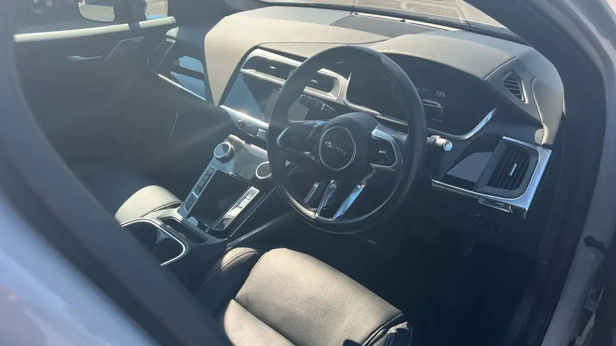 2022-jaguar-i-pace-ev400-hse-black-big-21