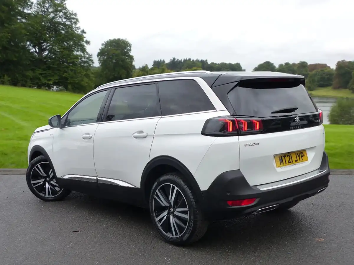 2021-peugeot-5008-suv-12-puretech-gt-premium-big-1