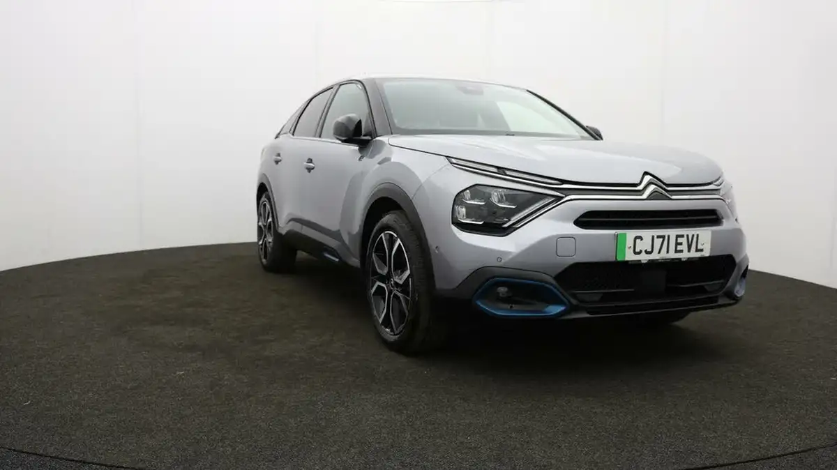2022-citroen-c4-e-shine-big-47