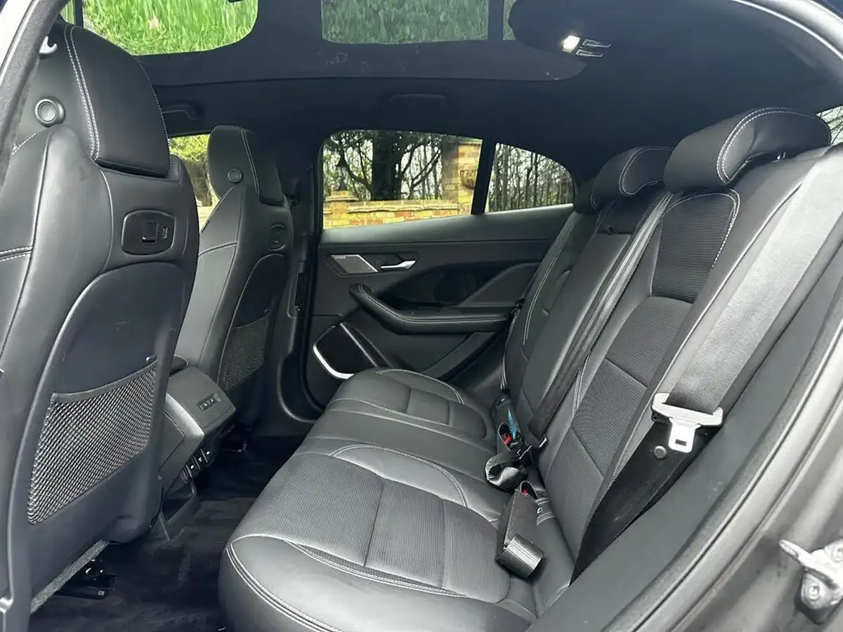 2022-jaguar-i-pace-ev400-hse-black-big-19