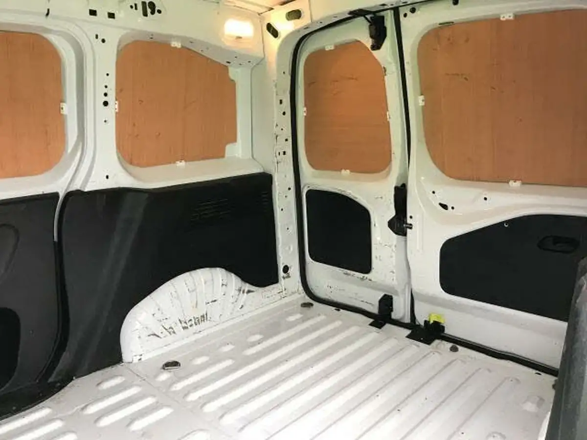 2021-peugeot-partner-15-bluehdi-1000-professional-100ps-eu6dt-panel-big-10