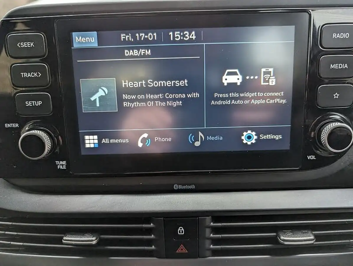 2022-hyundai-i20-10-t-gdi-se-connect-dct-big-33