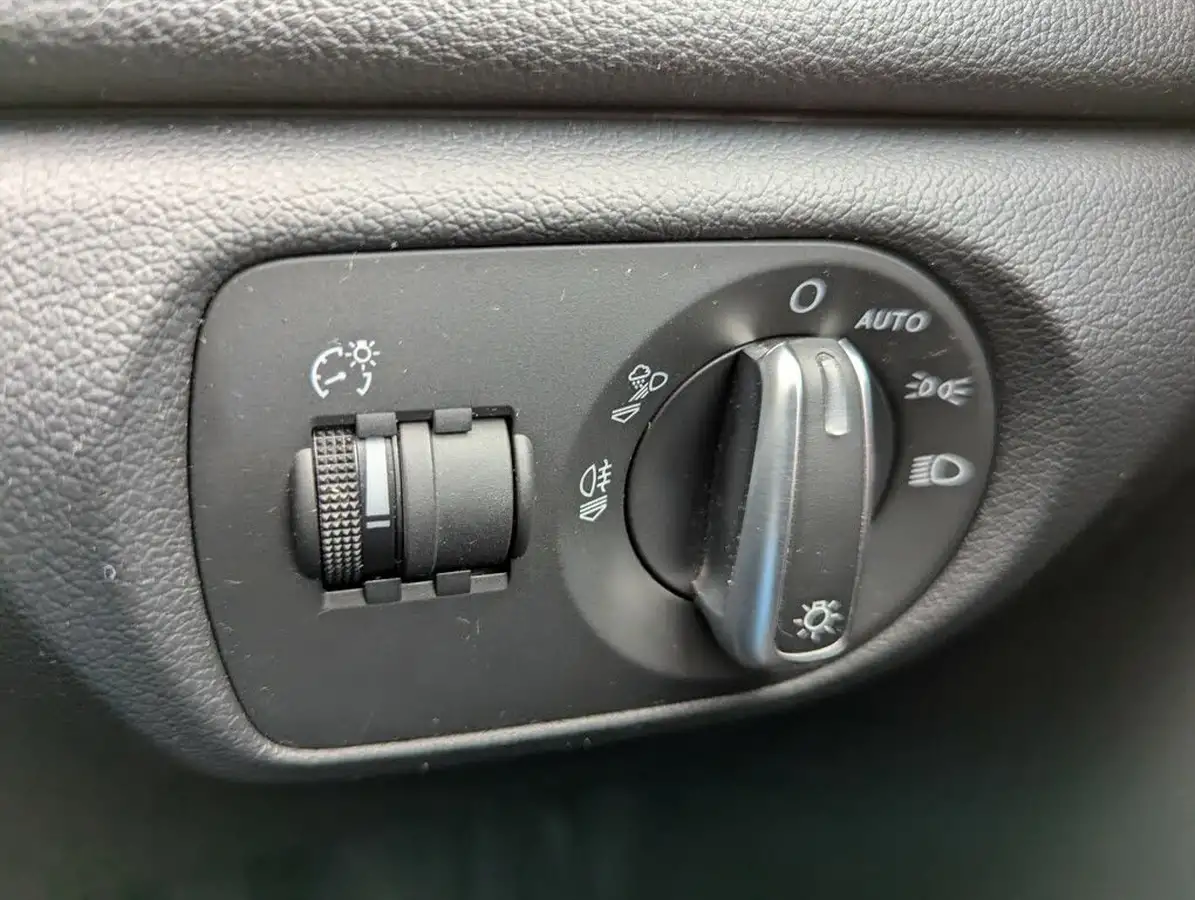 2015-audi-q3-20-tdi-quattro-se-150ps-big-28