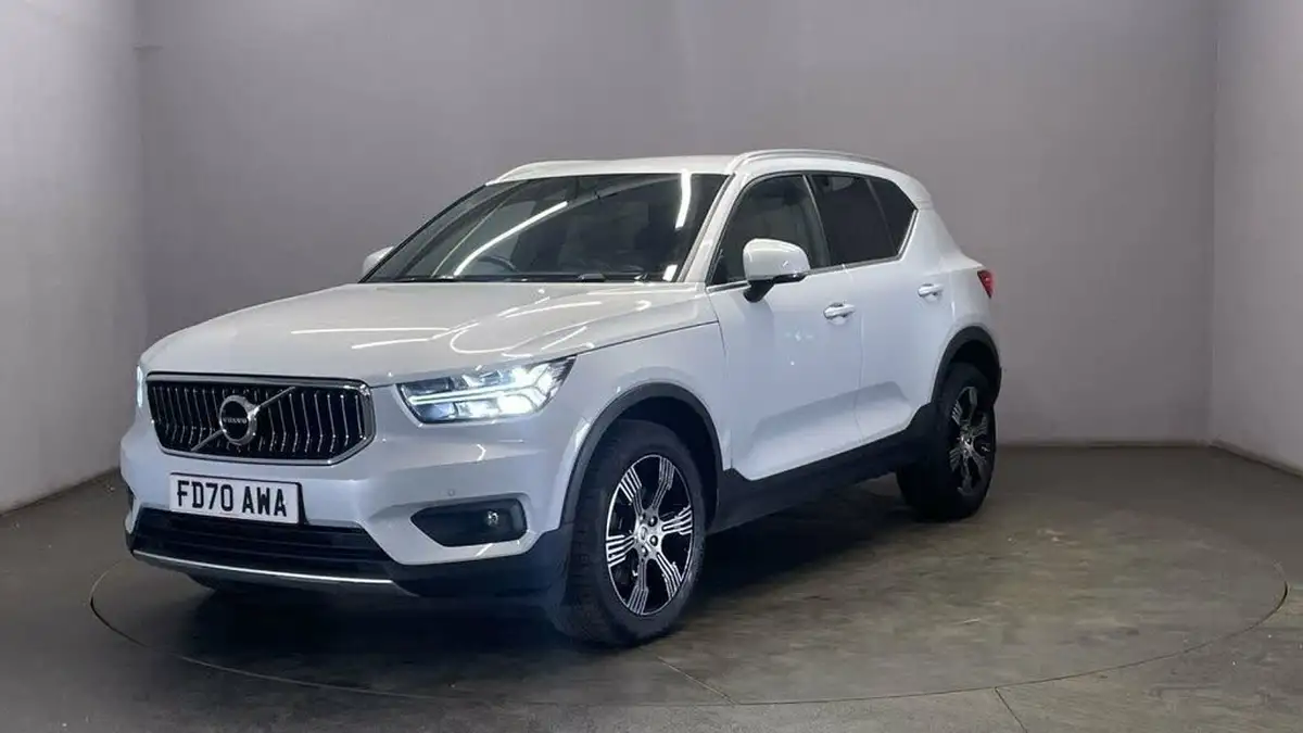 2020-volvo-xc40-20-b4-inscription-big-3