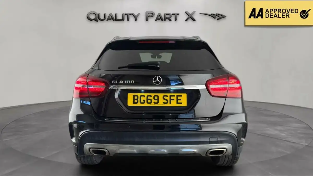 2019-mercedes-benz-gla-class-16-gla-180-amg-line-edition-big-3