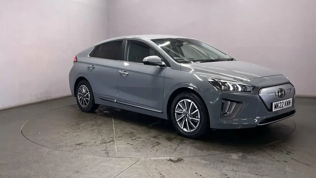 2022-hyundai-ioniq-e-premium-se-electric-big-1