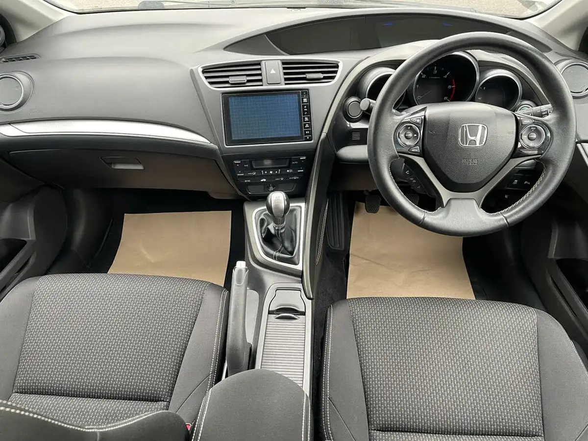 2016-honda-civic-16-i-dtec-se-plus-navi-hatchback-big-13