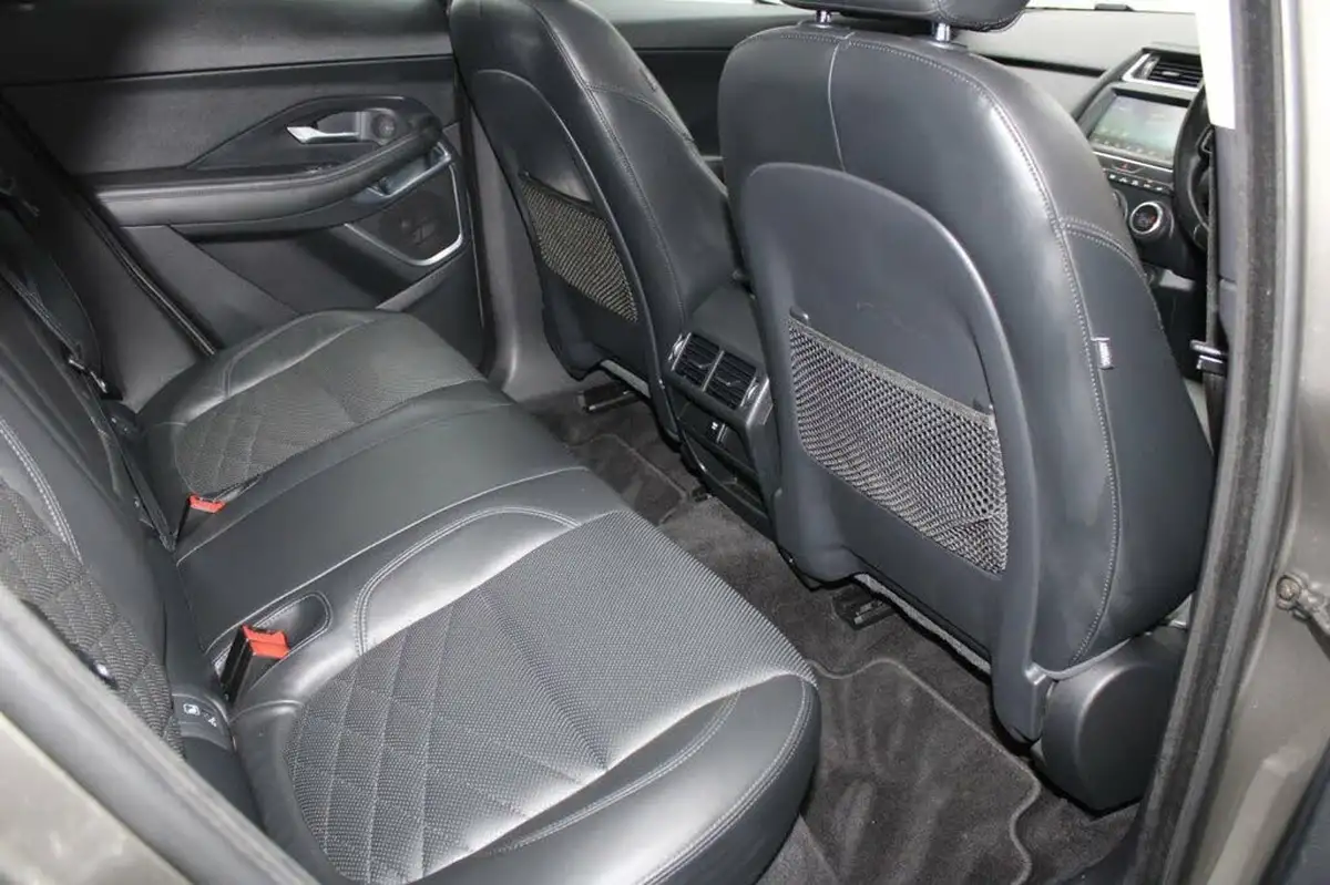 2018-jaguar-e-pace-20-i4d-hse-240ps-ss-big-14