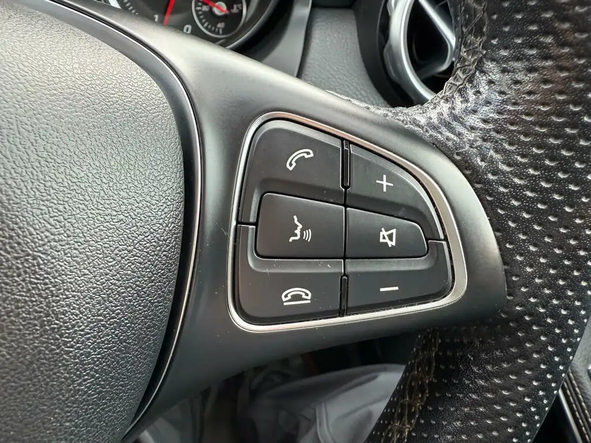 2019-mercedes-benz-gla-class-16-gla-180-urban-edition-ss-big-38