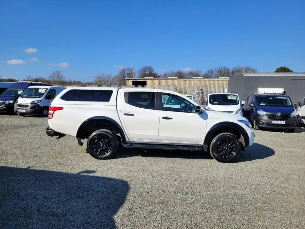 2019-mitsubishi-l200-24di-d-challenger-big-1