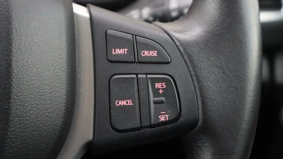 2019-suzuki-s-cross-10-boosterjet-sz-t-110ps-988cc-big-24