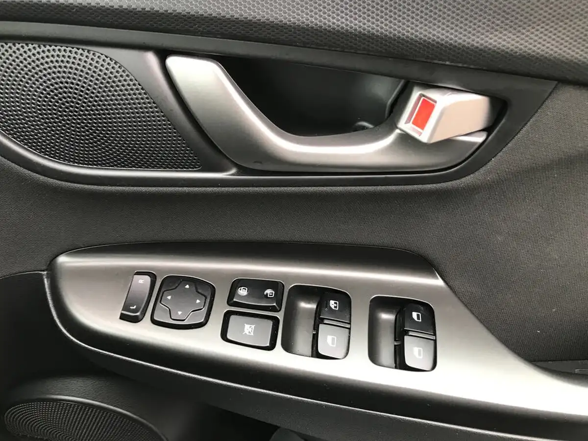 2020-hyundai-kona-10-t-gdi-premium-big-26