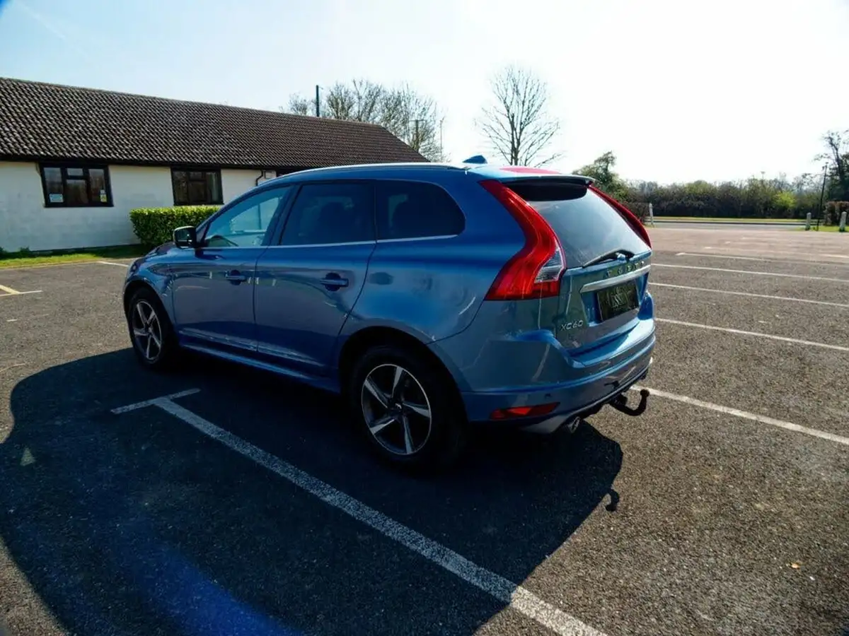 2015-volvo-xc60-24td-d4-r-design-lux-190bhp-nav-ss-geartronic-big-33