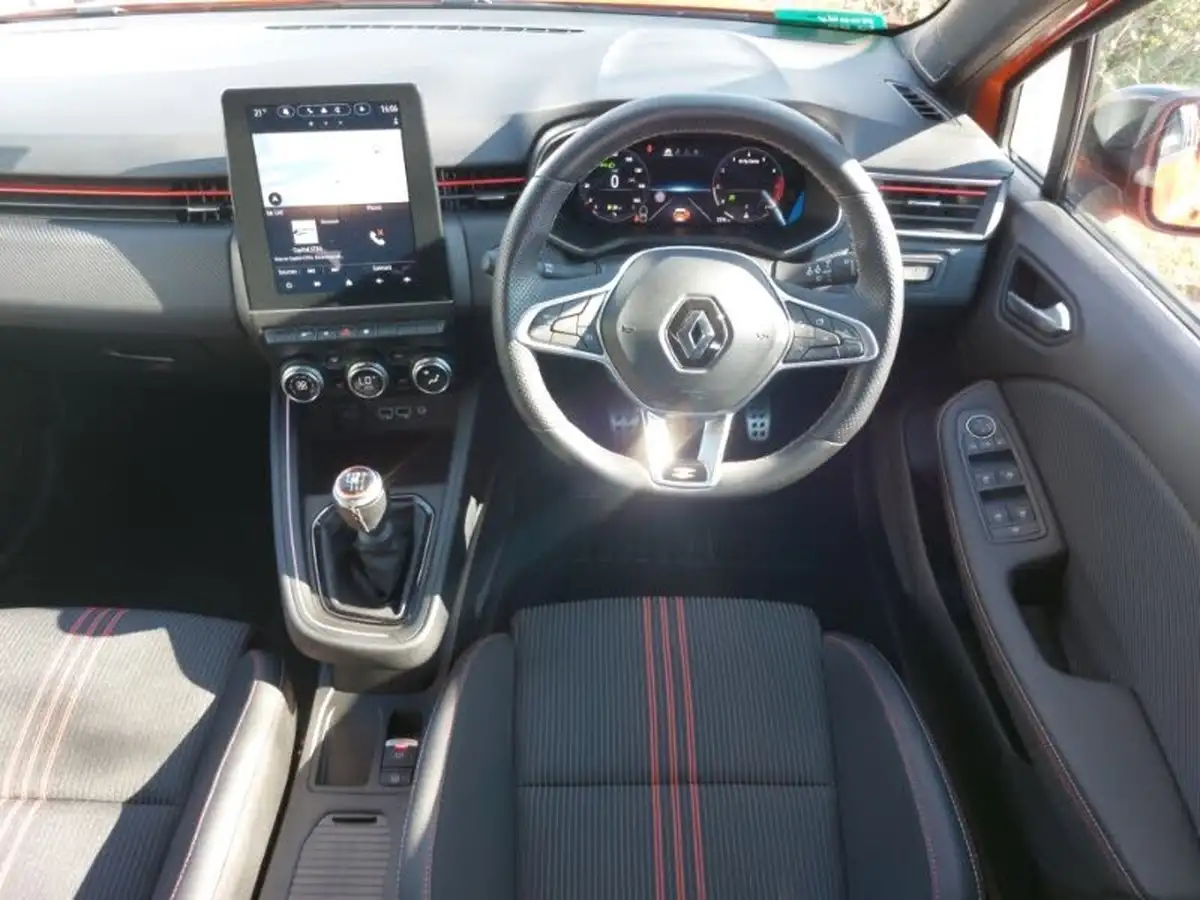 2023-renault-clio-10-tce-rs-line-big-6