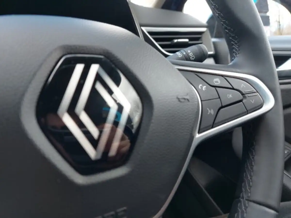 2024-renault-clio-10-tce-evolution-big-15