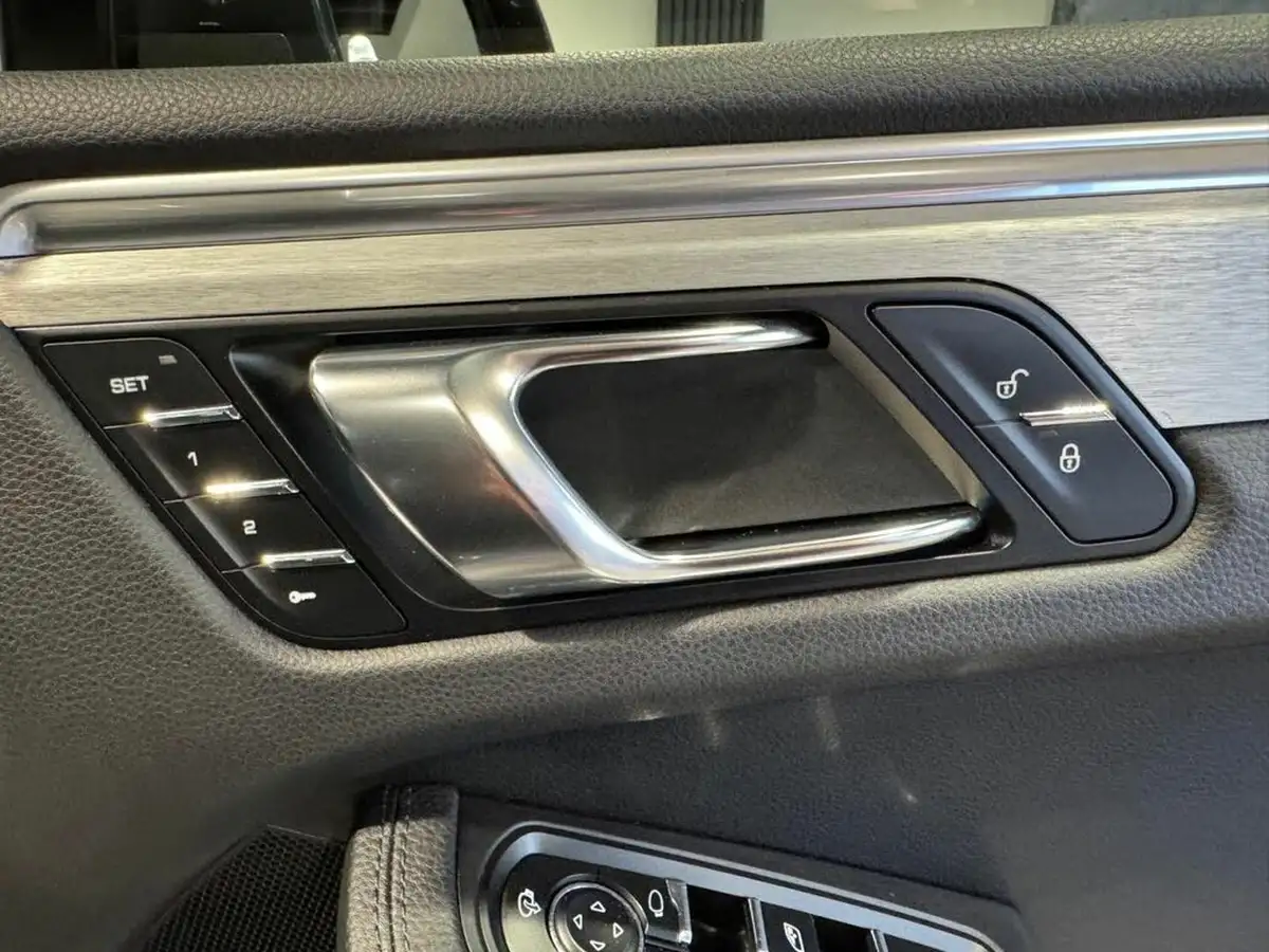2018-porsche-macan-big-20