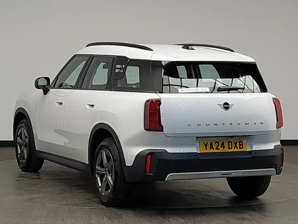 2024-mini-countryman-15-cooper-c-classic-big-1