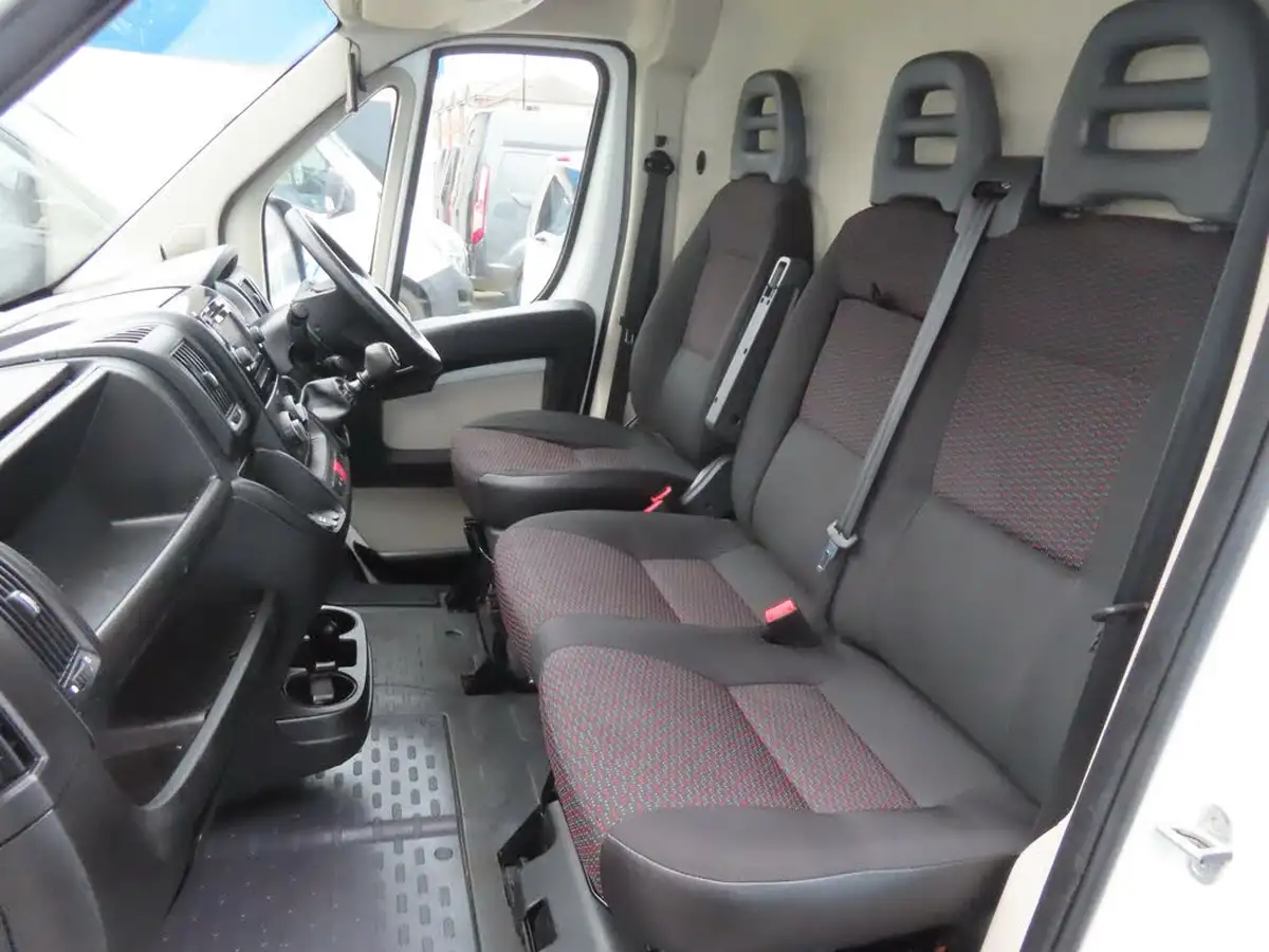 2018-citroen-relay-20bluehdi-33-l2h2-enterprise-130eu6-big-30