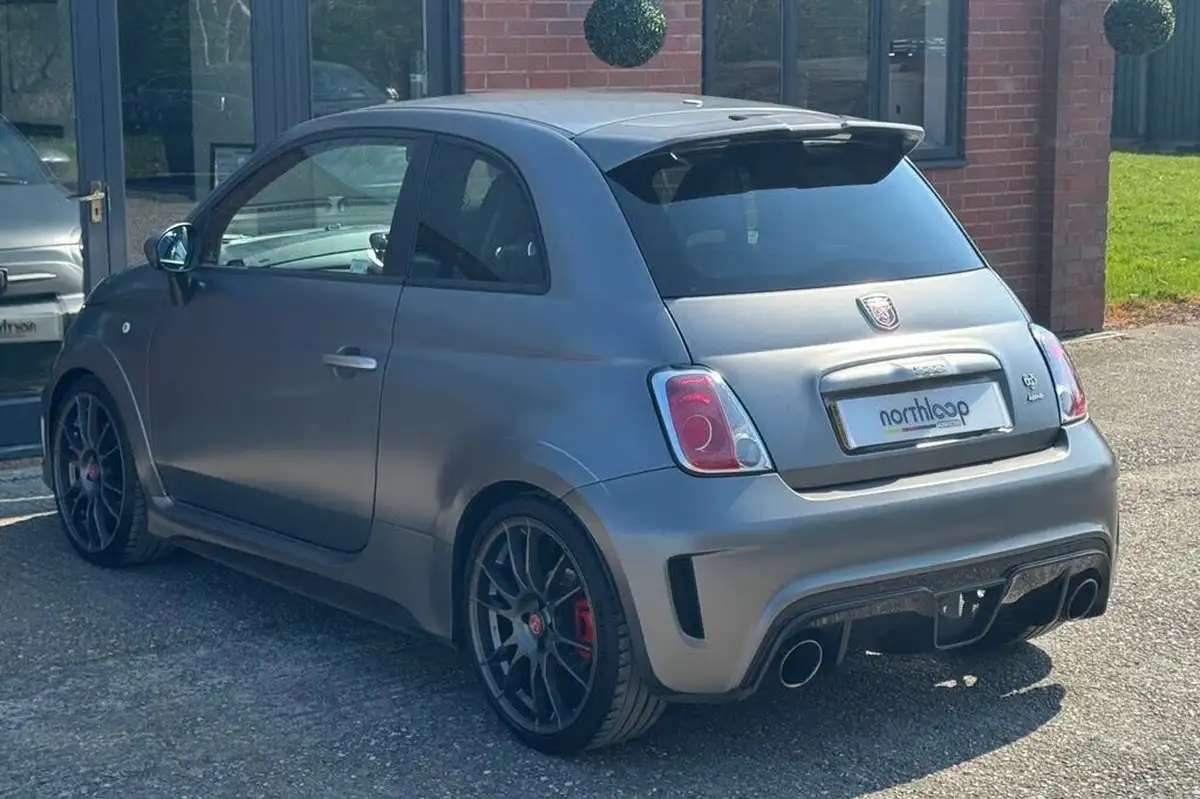 2016-abarth-500-14-tjet-695-biposto-big-15
