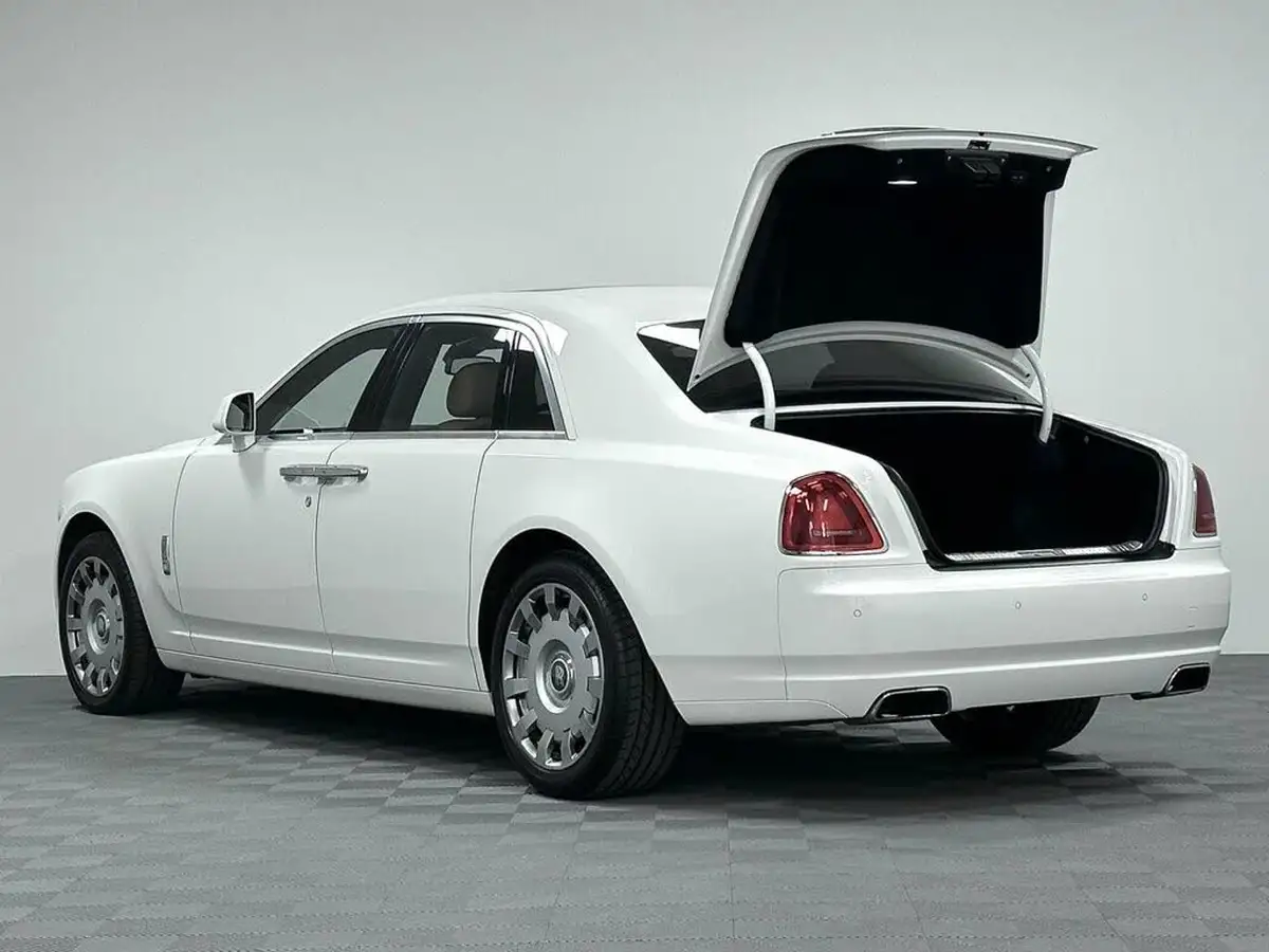 2013-rolls-royce-ghost-66-big-25