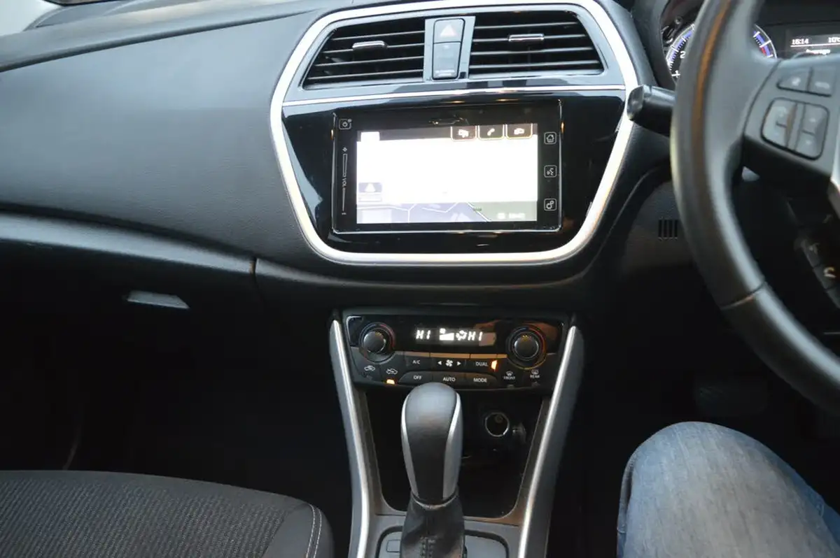 2018-suzuki-s-cross-10-boosterjet-sz-t-111ps-998cc-auto-big-16