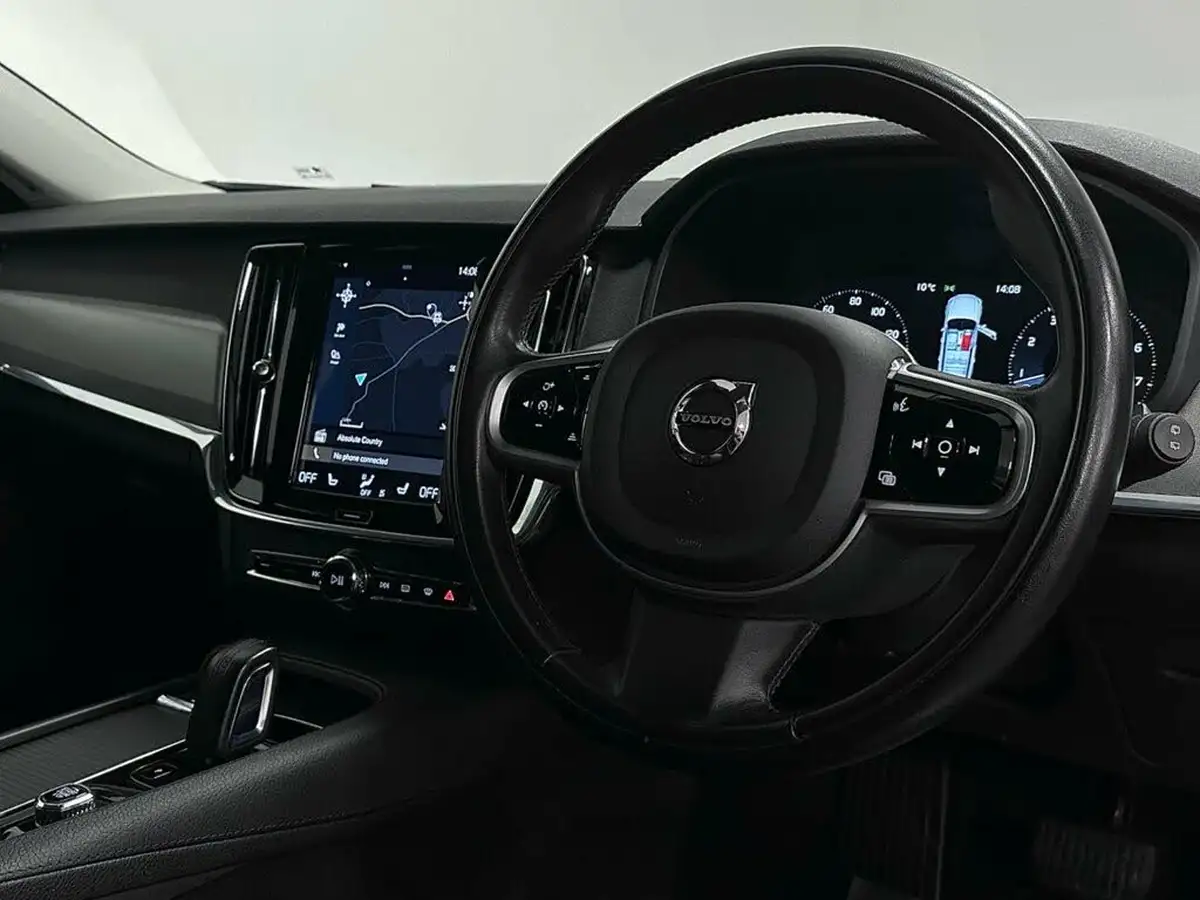 2021-volvo-v90-20-b4-momentum-big-22