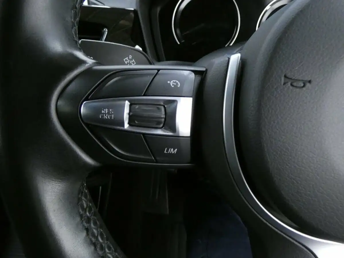 2021-bmw-x1-15-sdrive18i-m-sport-dct-big-16