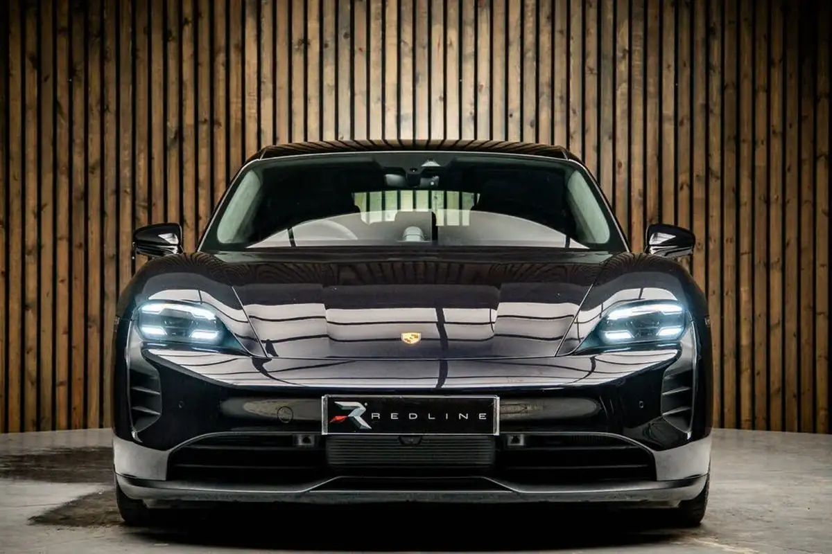 2023-porsche-taycan-e-gts-sport-turismo-big-4