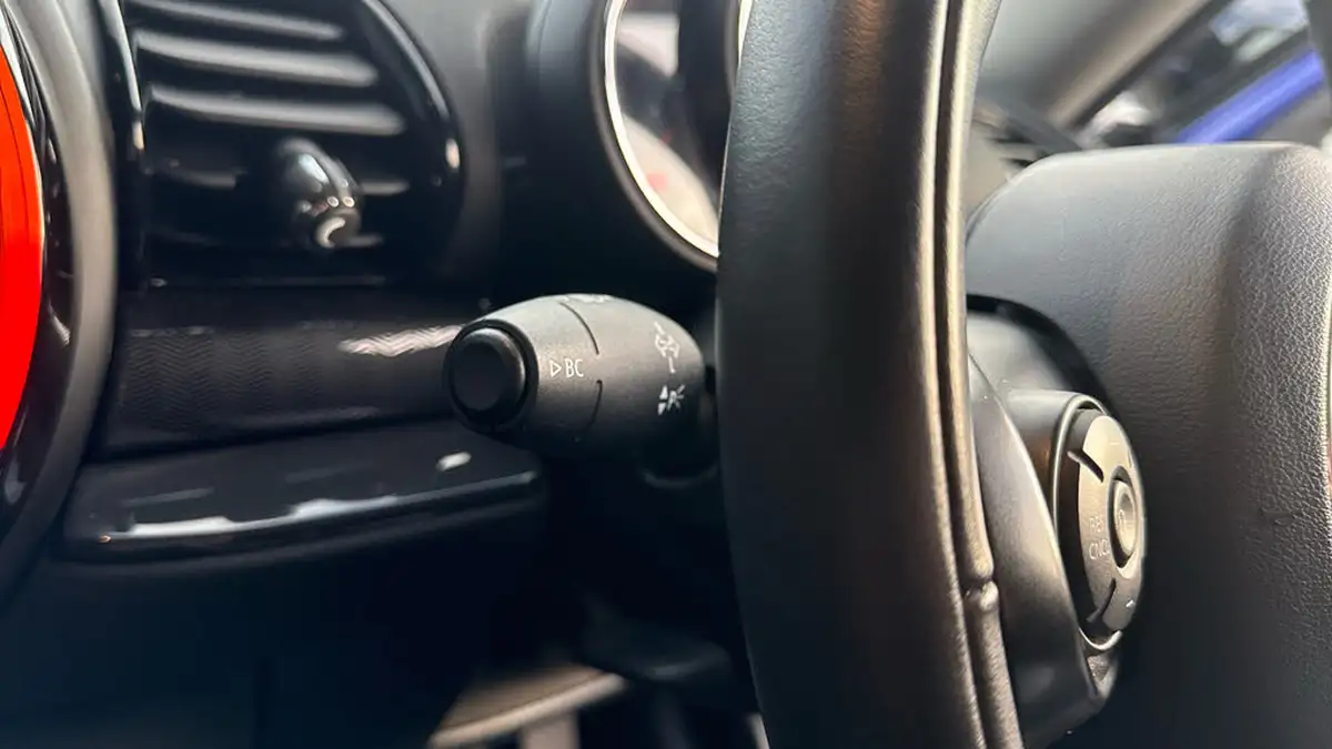 2020-mini-clubman-15-cooper-classic-big-26